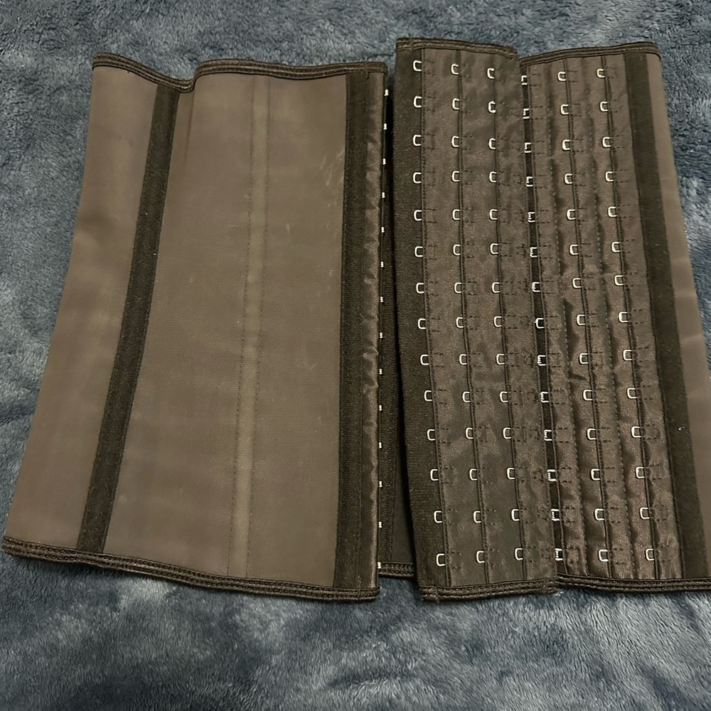 Size xs waist trainer/ faja taya xs